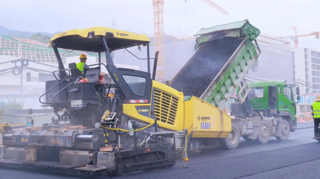 瀝青混凝土施工